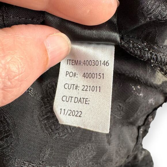 Torrid Size 2 Black Geo Clip Chiffon Smocked Peasant Button Up Blouse Women's 2X - Picture 12 of 12